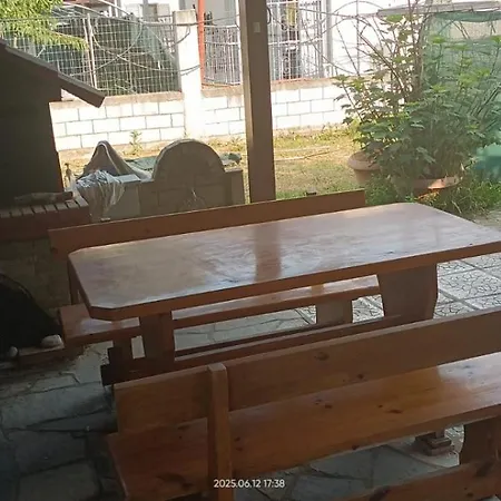 فيلة Sotiris *